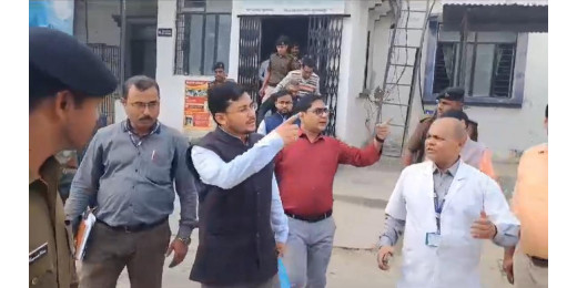 सदर अस्पताल में जिलाधिकारी का औचक निरीक्षण, 30 करोड़ रुपये से बनेगा नया मॉडल अस्पताल